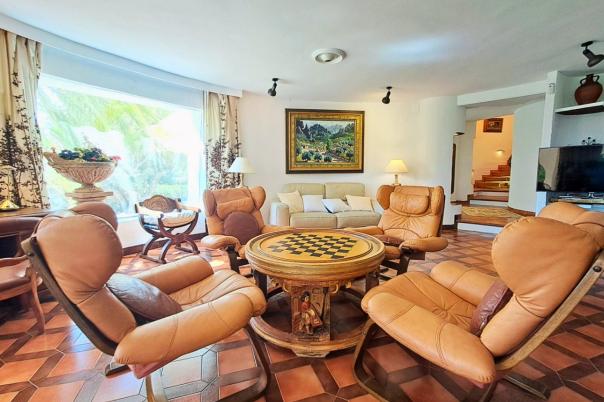 5 bed villa in Altea