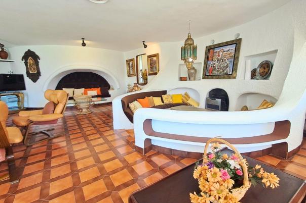 5 bed villa in Altea