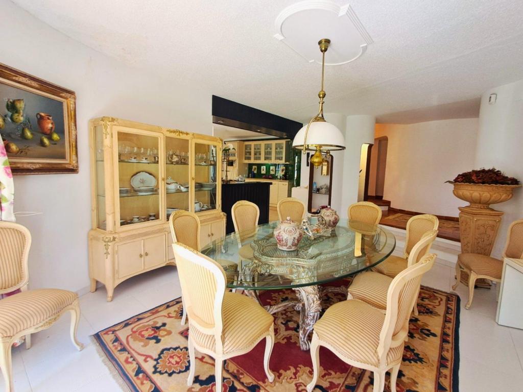 5 bed villa in Altea