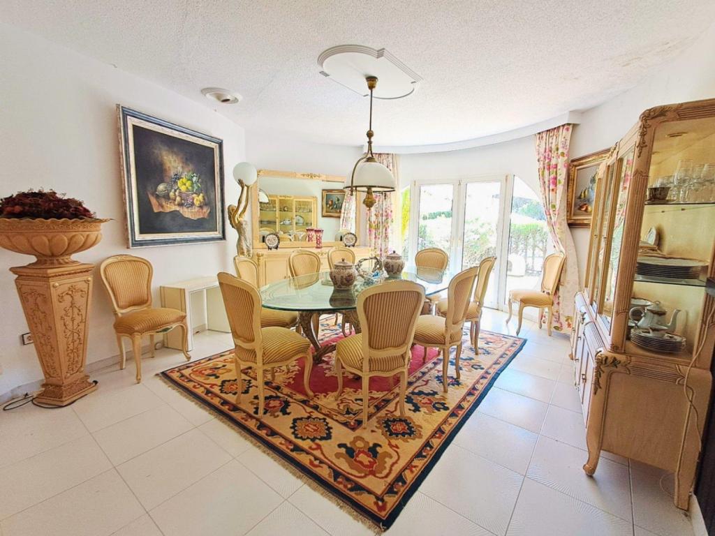 5 bed villa in Altea