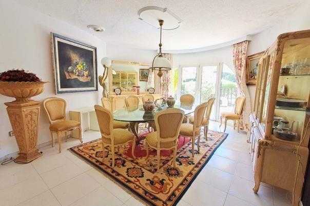 5 bed villa in Altea