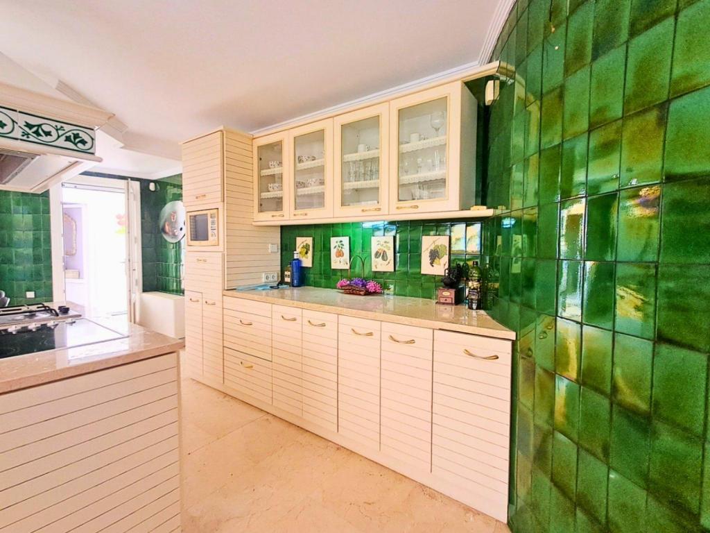 5 bed villa in Altea