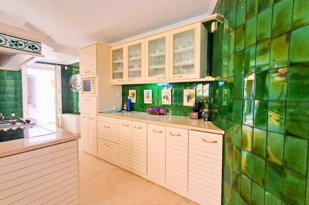5 bed villa in Altea