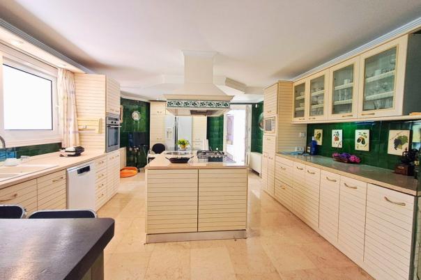 5 bed villa in Altea