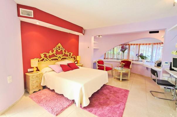 5 bed villa in Altea