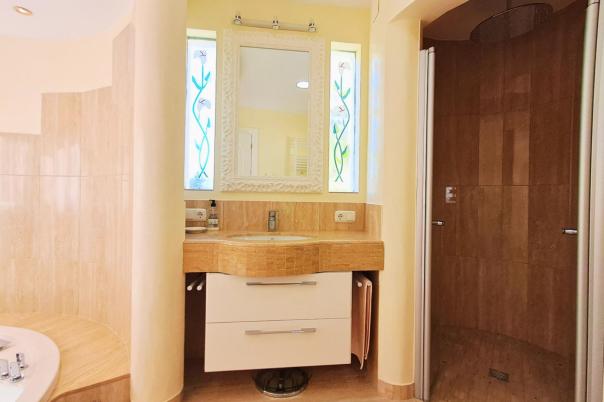 5 bed villa in Altea