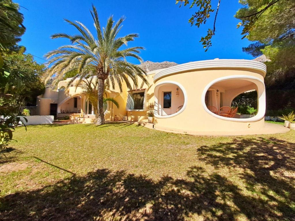 5 bed villa in Altea