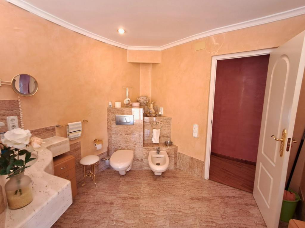 5 bed villa in Altea
