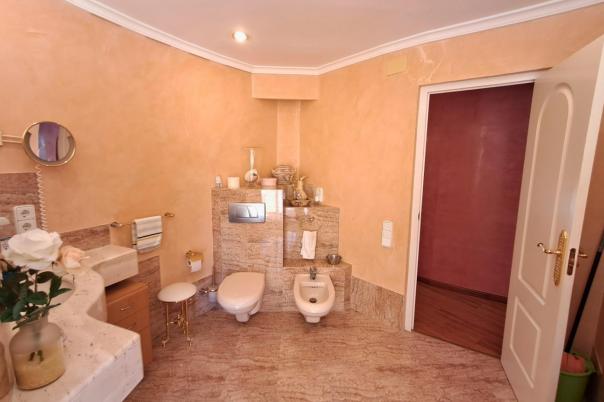 5 bed villa in Altea