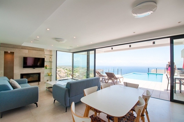 4 bed villa in Benitachell