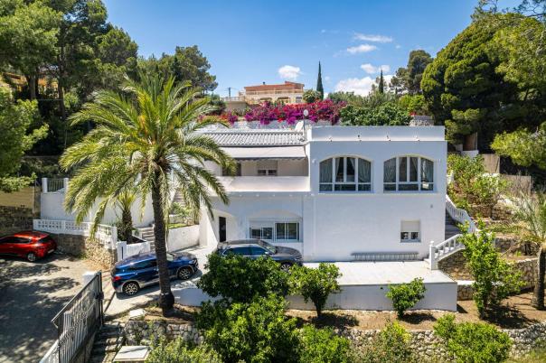 4 bed villa in Altea