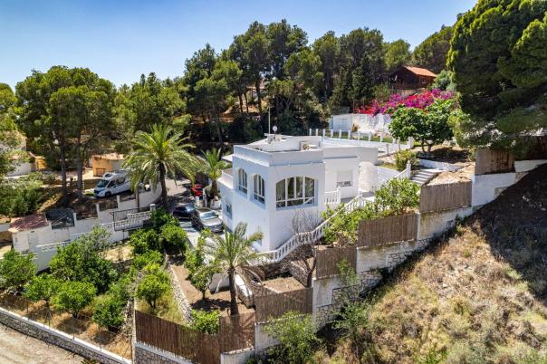 4 bed villa in Altea