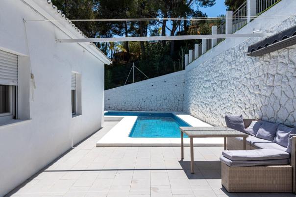 4 bed villa in Altea