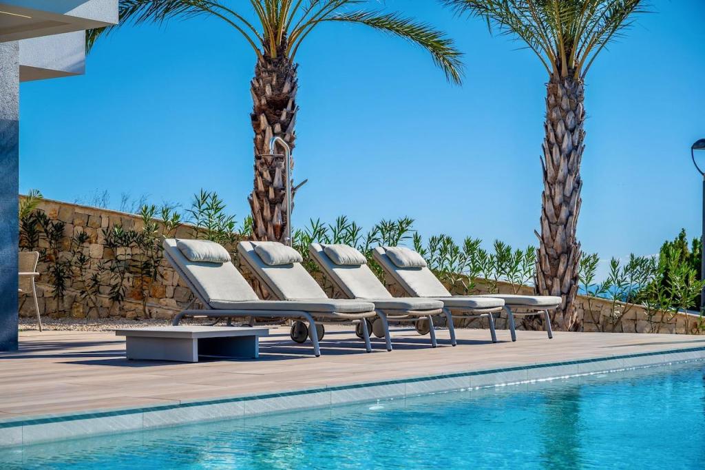 5 bed villas in Benitachell