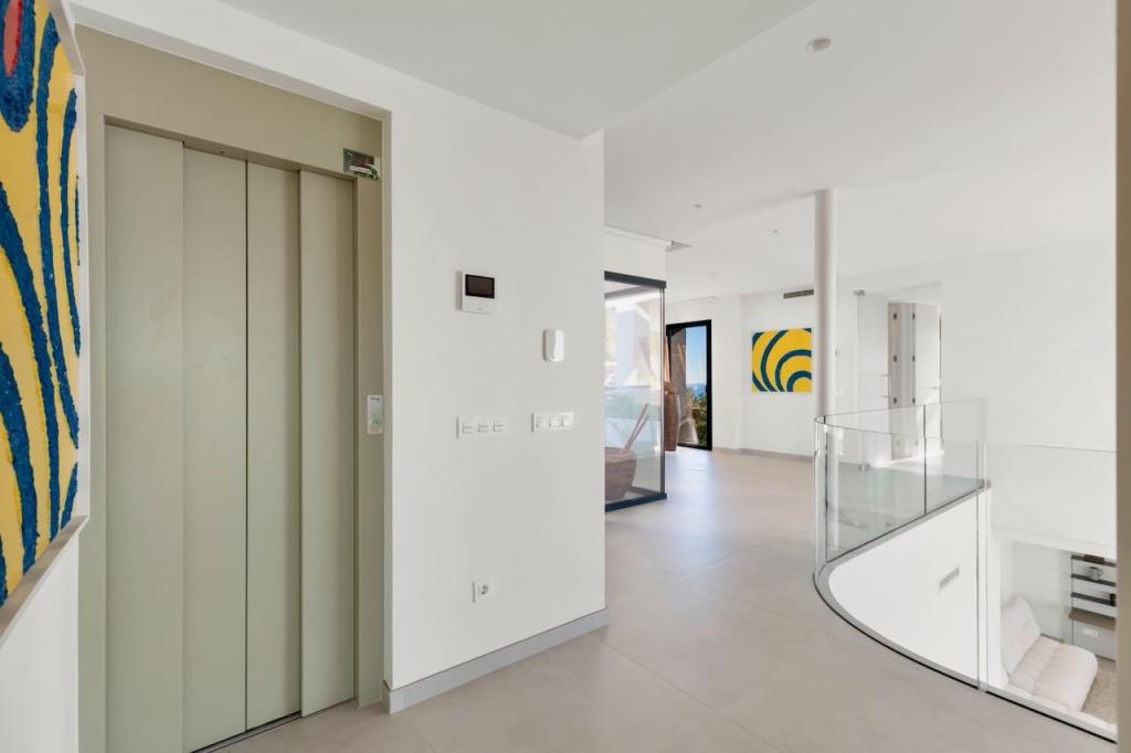 5 bed villas in Benitachell