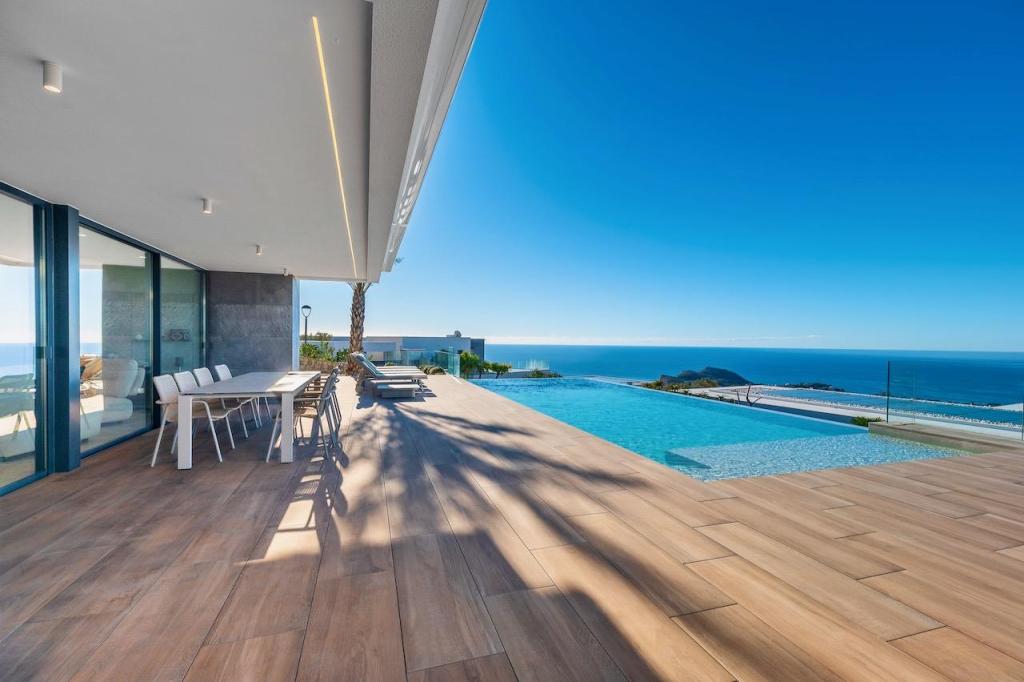 5 bed villas in Benitachell