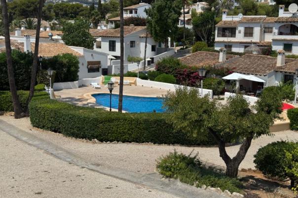 2 bed bungalow in Moraira