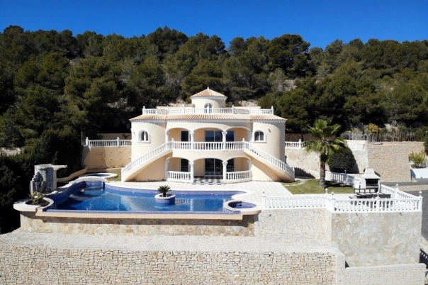 4 bed villa de lujo in Calpe