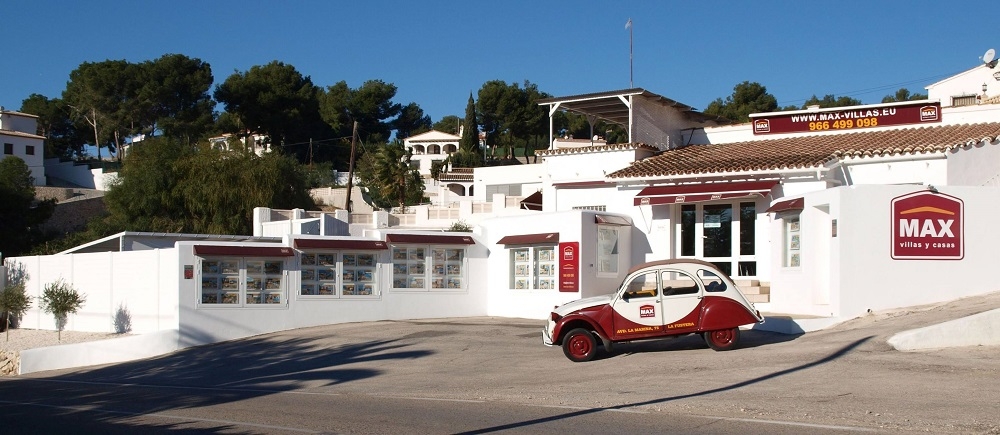 MAX Villas & Constructions