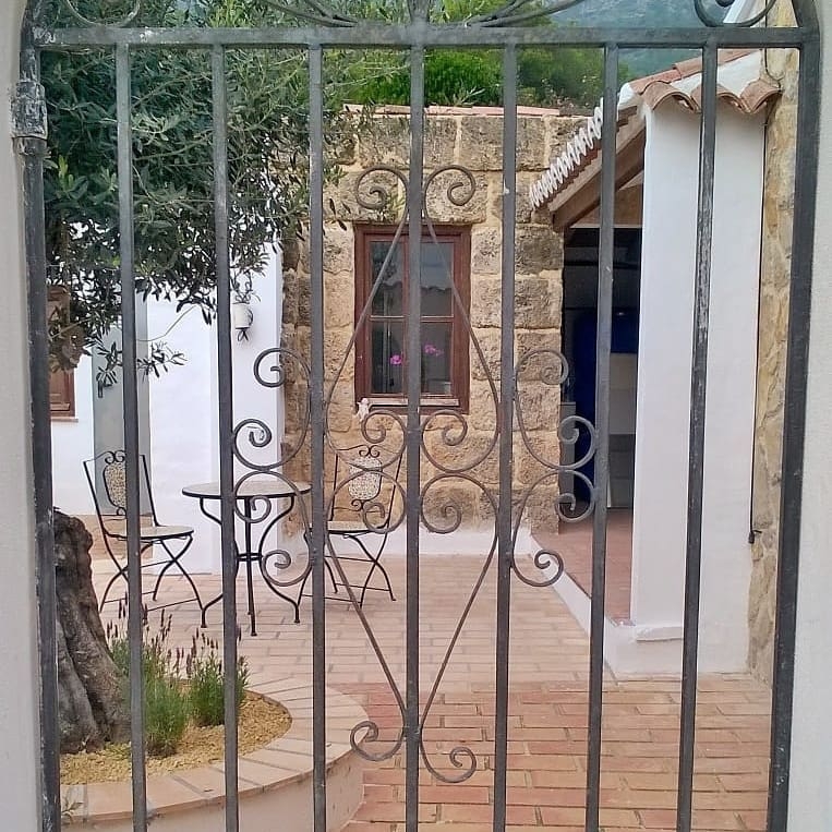 Charlesworth Gardens - Landscape Gardening & Garden Design