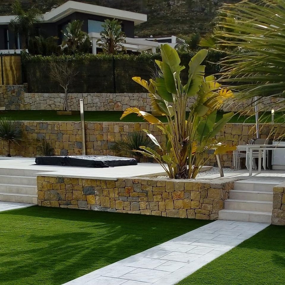 Charlesworth Gardens - Landscape Gardening & Garden Design