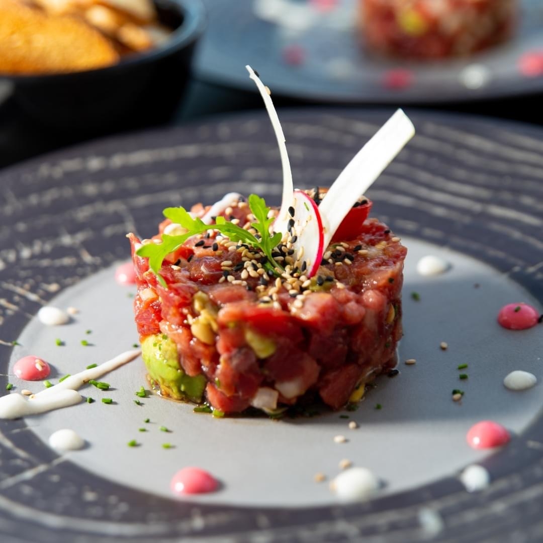 DISCOVER The stunning views & exceptional food at Amantes de Moraira