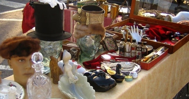 Markets in Moraira: Teulada Flea Market (Sundays)