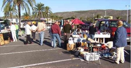 Markets in Moraira: Teulada Flea Market (Sundays)